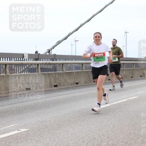 03.10.2025 - Köhlbrandbrückenlauf Lena Gebhardt http://msf.ph/oto/9201359 03.10.2025 15:44:45 Position 2 91, 7437, 9317 meine-sportfotos.de