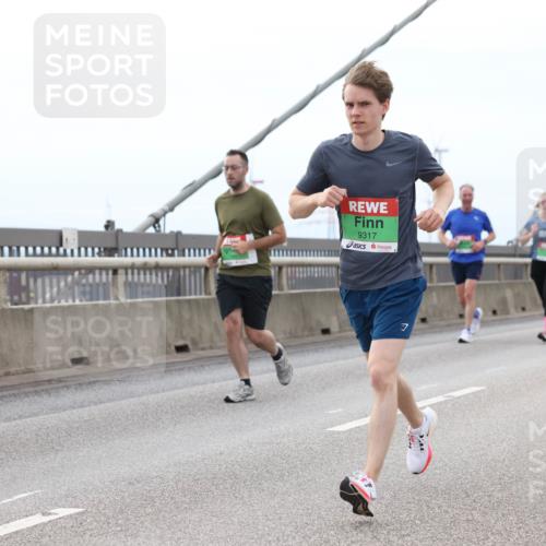 03.10.2025 - Köhlbrandbrückenlauf Lena Gebhardt http://msf.ph/oto/9201366 03.10.2025 15:44:47 Position 2 9317 meine-sportfotos.de