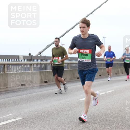 03.10.2025 - Köhlbrandbrückenlauf Lena Gebhardt http://msf.ph/oto/9201367 03.10.2025 15:44:47 Position 2 9317 meine-sportfotos.de