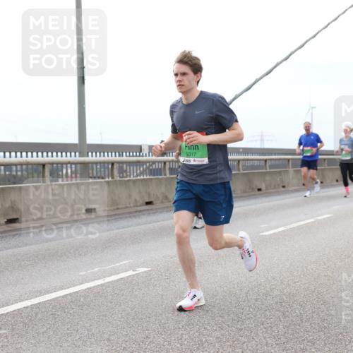 03.10.2025 - Köhlbrandbrückenlauf Lena Gebhardt http://msf.ph/oto/9201369 03.10.2025 15:44:47 Position 2 9317 meine-sportfotos.de