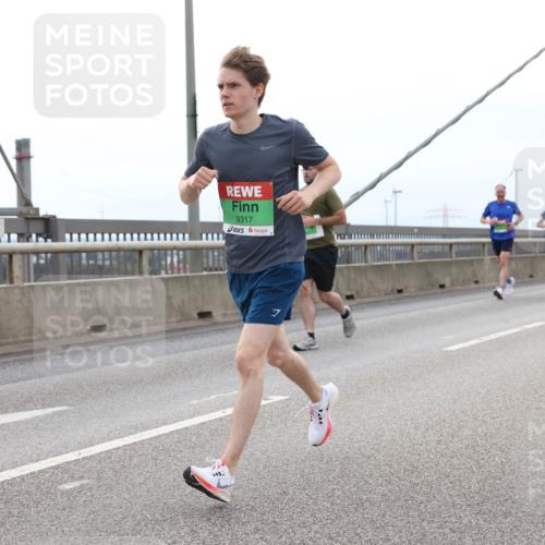 03.10.2025 - Köhlbrandbrückenlauf Lena Gebhardt http://msf.ph/oto/9201370 03.10.2025 15:44:47 Position 2 9317 meine-sportfotos.de