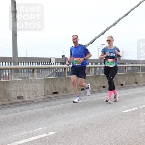 03.10.2025 - Köhlbrandbrückenlauf Lena Gebhardt http://msf.ph/oto/9201374 03.10.2025 15:44:50 Position 2 7336 meine-sportfotos.de