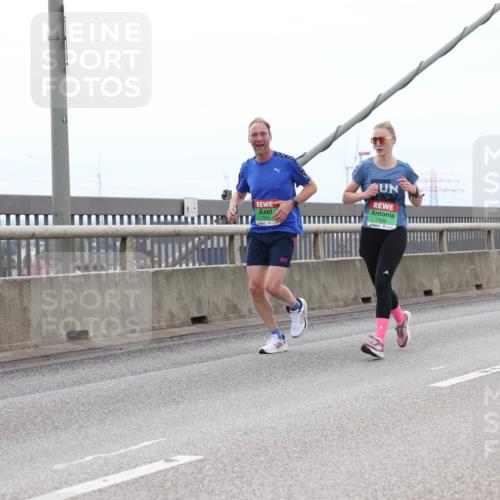 03.10.2025 - Köhlbrandbrückenlauf Lena Gebhardt http://msf.ph/oto/9201375 03.10.2025 15:44:50 Position 2 91, 73331, 7336 meine-sportfotos.de