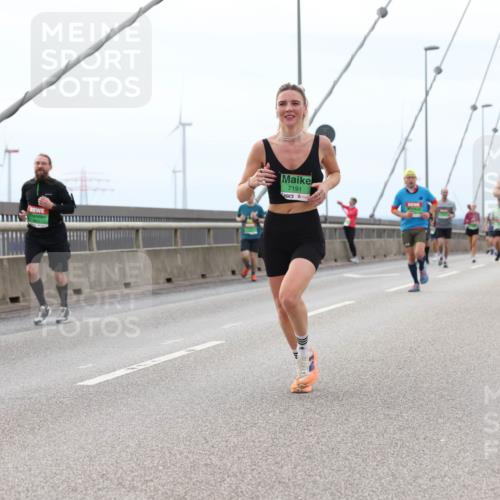 03.10.2025 - Köhlbrandbrückenlauf Lena Gebhardt http://msf.ph/oto/9201388 03.10.2025 15:44:54 Position 2 7191 meine-sportfotos.de