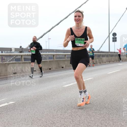 03.10.2025 - Köhlbrandbrückenlauf Lena Gebhardt http://msf.ph/oto/9201392 03.10.2025 15:44:55 Position 2 7191 meine-sportfotos.de