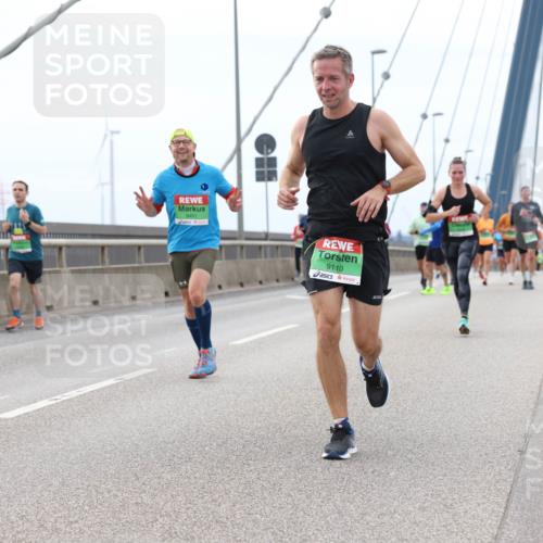 03.10.2025 - Köhlbrandbrückenlauf Lena Gebhardt http://msf.ph/oto/9201397 03.10.2025 15:44:57 Position 2 9451, 9110 meine-sportfotos.de