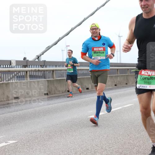 03.10.2025 - Köhlbrandbrückenlauf Lena Gebhardt http://msf.ph/oto/9201399 03.10.2025 15:44:57 Position 2 9451, 9110 meine-sportfotos.de