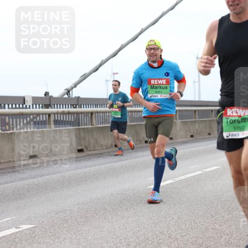 03.10.2025 - Köhlbrandbrückenlauf Lena Gebhardt http://msf.ph/oto/9201400 03.10.2025 15:44:58 Position 2 9451, 9110 meine-sportfotos.de