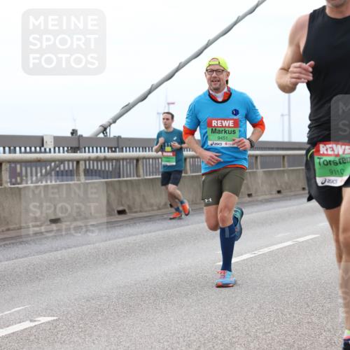 03.10.2025 - Köhlbrandbrückenlauf Lena Gebhardt http://msf.ph/oto/9201401 03.10.2025 15:44:58 Position 2 9451, 9110, 2 meine-sportfotos.de