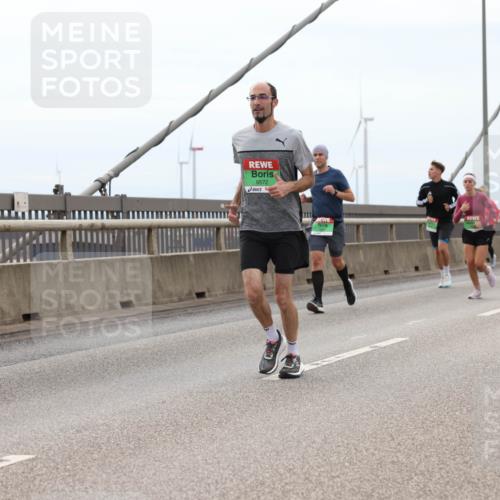 03.10.2025 - Köhlbrandbrückenlauf Lena Gebhardt http://msf.ph/oto/9201410 03.10.2025 15:45:01 Position 2 9572 meine-sportfotos.de