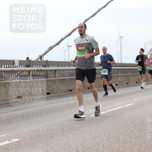 03.10.2025 - Köhlbrandbrückenlauf Lena Gebhardt http://msf.ph/oto/9201412 03.10.2025 15:45:02 Position 2 9572 meine-sportfotos.de