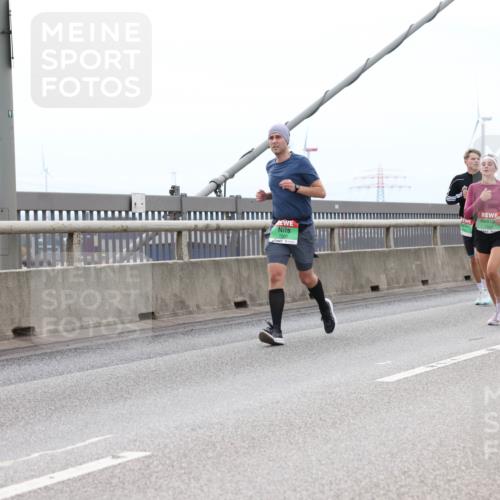 03.10.2025 - Köhlbrandbrückenlauf Lena Gebhardt http://msf.ph/oto/9201417 03.10.2025 15:45:03 Position 2 91, 7529 meine-sportfotos.de