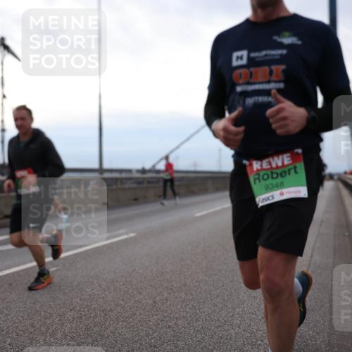 03.10.2025 - Köhlbrandbrückenlauf Lena Gebhardt http://msf.ph/oto/9201436 03.10.2025 15:45:07 Position 2 9348 meine-sportfotos.de