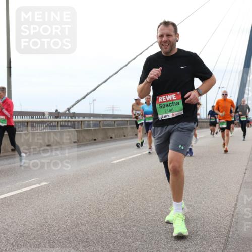 03.10.2025 - Köhlbrandbrückenlauf Lena Gebhardt http://msf.ph/oto/9201440 03.10.2025 15:45:09 Position 2 7196 meine-sportfotos.de