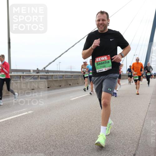 03.10.2025 - Köhlbrandbrückenlauf Lena Gebhardt http://msf.ph/oto/9201441 03.10.2025 15:45:09 Position 2 7196 meine-sportfotos.de