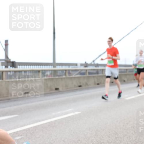 03.10.2025 - Köhlbrandbrückenlauf Lena Gebhardt http://msf.ph/oto/9201466 03.10.2025 15:45:15 Position 2  meine-sportfotos.de