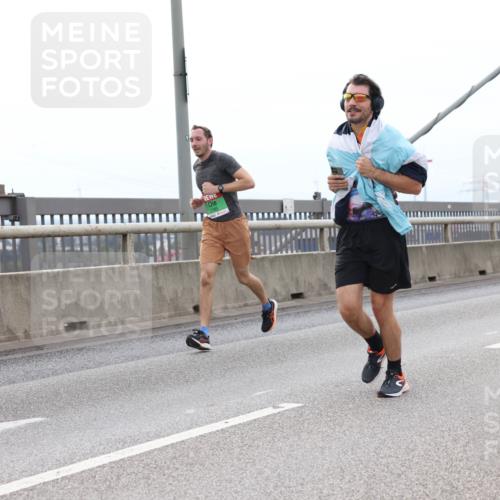 03.10.2025 - Köhlbrandbrückenlauf Lena Gebhardt http://msf.ph/oto/9201500 03.10.2025 15:45:27 Position 2  meine-sportfotos.de