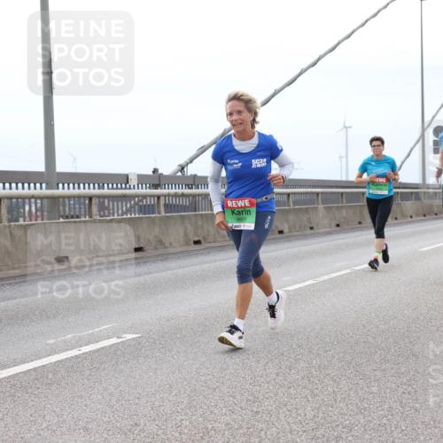 03.10.2025 - Köhlbrandbrückenlauf Lena Gebhardt http://msf.ph/oto/9201506 03.10.2025 15:45:29 Position 2 9600, 20 meine-sportfotos.de