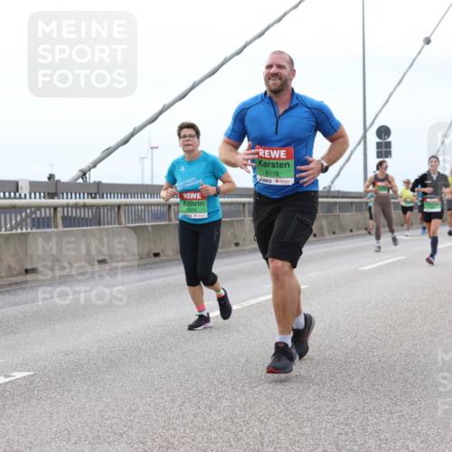 03.10.2025 - Köhlbrandbrückenlauf Lena Gebhardt http://msf.ph/oto/9201513 03.10.2025 15:45:30 Position 2 7319, 8118 meine-sportfotos.de