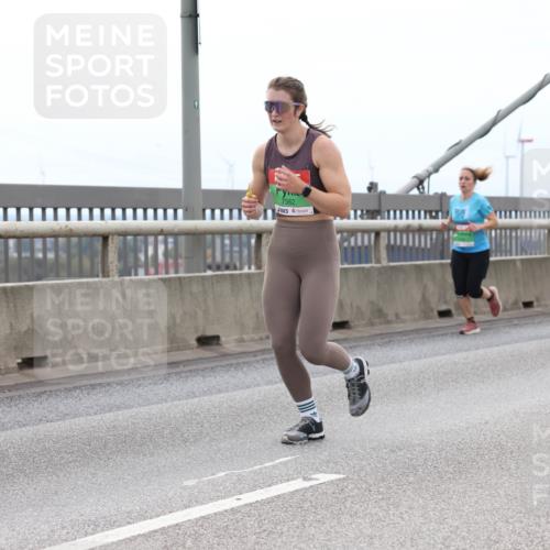 03.10.2025 - Köhlbrandbrückenlauf Lena Gebhardt http://msf.ph/oto/9201529 03.10.2025 15:45:35 Position 2 7562 meine-sportfotos.de