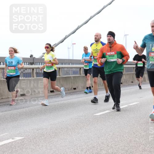 03.10.2025 - Köhlbrandbrückenlauf Lena Gebhardt http://msf.ph/oto/9201531 03.10.2025 15:45:36 Position 2 7349, 7552, 7217, 2025, 8826 meine-sportfotos.de
