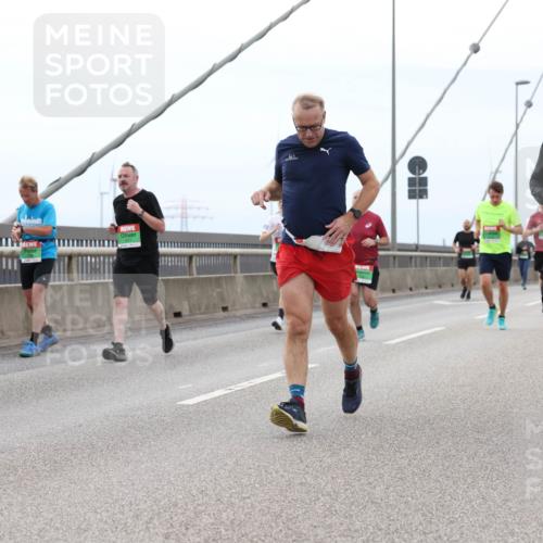 03.10.2025 - Köhlbrandbrückenlauf Lena Gebhardt http://msf.ph/oto/9201542 03.10.2025 15:45:38 Position 2 7148 meine-sportfotos.de