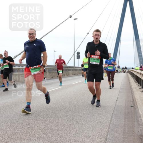03.10.2025 - Köhlbrandbrückenlauf Lena Gebhardt http://msf.ph/oto/9201544 03.10.2025 15:45:39 Position 2 7421, 7148, 12025, 812025 meine-sportfotos.de