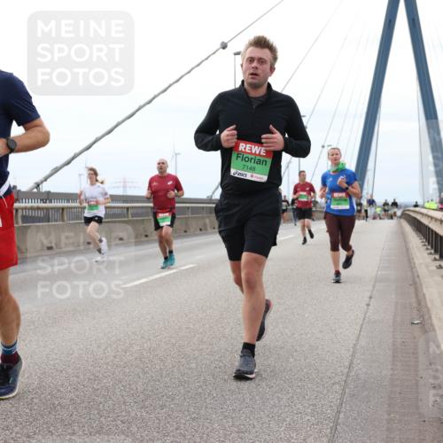 03.10.2025 - Köhlbrandbrückenlauf Lena Gebhardt http://msf.ph/oto/9201548 03.10.2025 15:45:40 Position 2 7421, 7148 meine-sportfotos.de