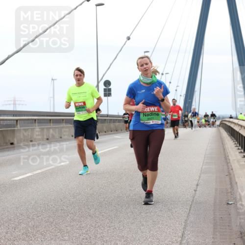 03.10.2025 - Köhlbrandbrückenlauf Lena Gebhardt http://msf.ph/oto/9201551 03.10.2025 15:45:41 Position 2 9378, 506, 9601 meine-sportfotos.de