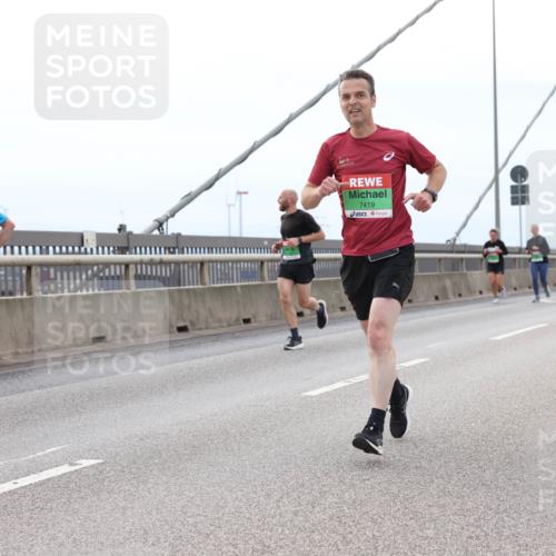03.10.2025 - Köhlbrandbrückenlauf Lena Gebhardt http://msf.ph/oto/9201561 03.10.2025 15:45:44 Position 2 7419 meine-sportfotos.de