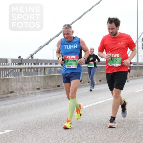 03.10.2025 - Köhlbrandbrückenlauf Lena Gebhardt http://msf.ph/oto/9201576 03.10.2025 15:45:48 Position 2 9567, 7304 meine-sportfotos.de