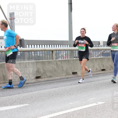 03.10.2025 - Köhlbrandbrückenlauf Lena Gebhardt http://msf.ph/oto/9201577 03.10.2025 15:45:50 Position 2 7585, 91, 25, 0975, 7498, 8882 meine-sportfotos.de