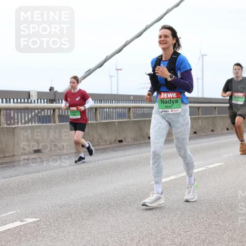 03.10.2025 - Köhlbrandbrückenlauf Lena Gebhardt http://msf.ph/oto/9201582 03.10.2025 15:45:53 Position 2 9597 meine-sportfotos.de