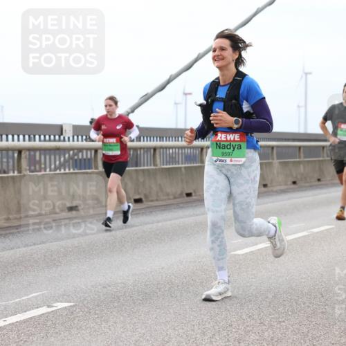 03.10.2025 - Köhlbrandbrückenlauf Lena Gebhardt http://msf.ph/oto/9201585 03.10.2025 15:45:53 Position 2 9597 meine-sportfotos.de