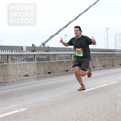 03.10.2025 - Köhlbrandbrückenlauf Lena Gebhardt http://msf.ph/oto/9201586 03.10.2025 15:45:54 Position 2 7385, 9468, 9218 meine-sportfotos.de