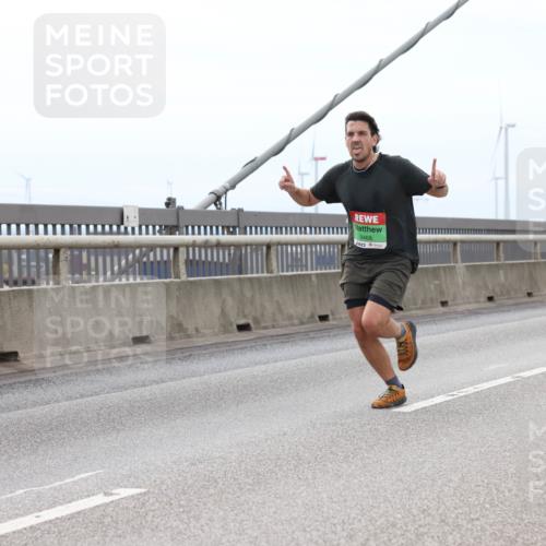 03.10.2025 - Köhlbrandbrückenlauf Lena Gebhardt http://msf.ph/oto/9201587 03.10.2025 15:45:54 Position 2 7385, 9468, 9218 meine-sportfotos.de