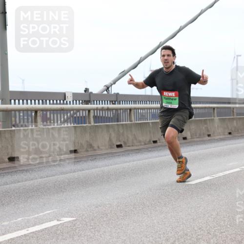 03.10.2025 - Köhlbrandbrückenlauf Lena Gebhardt http://msf.ph/oto/9201588 03.10.2025 15:45:54 Position 2 7385, 9468, 9218 meine-sportfotos.de