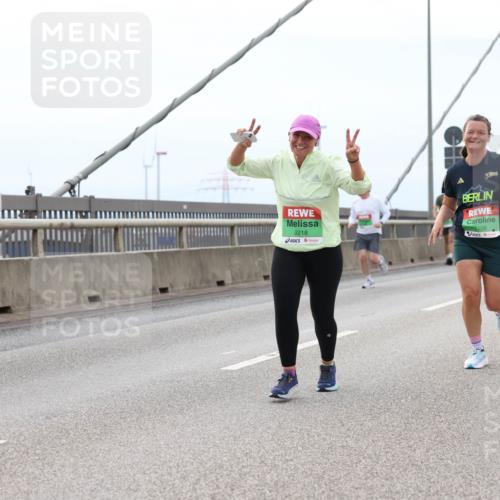 03.10.2025 - Köhlbrandbrückenlauf Lena Gebhardt http://msf.ph/oto/9201593 03.10.2025 15:45:55 Position 2 9218, 7708 meine-sportfotos.de