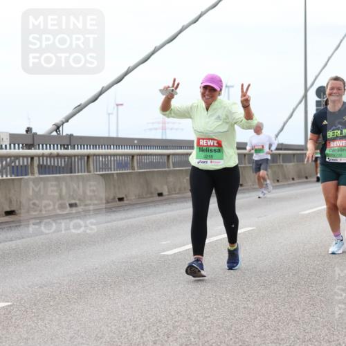 03.10.2025 - Köhlbrandbrückenlauf Lena Gebhardt http://msf.ph/oto/9201594 03.10.2025 15:45:55 Position 2 91, 9218, 7708 meine-sportfotos.de