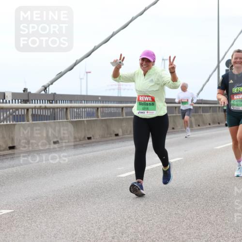 03.10.2025 - Köhlbrandbrückenlauf Lena Gebhardt http://msf.ph/oto/9201595 03.10.2025 15:45:55 Position 2 9218, 7708 meine-sportfotos.de