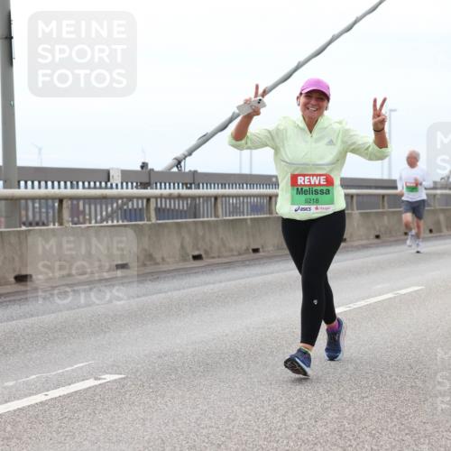 03.10.2025 - Köhlbrandbrückenlauf Lena Gebhardt http://msf.ph/oto/9201596 03.10.2025 15:45:56 Position 2 9218, 5, 7708 meine-sportfotos.de