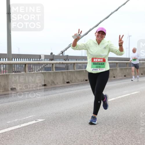 03.10.2025 - Köhlbrandbrückenlauf Lena Gebhardt http://msf.ph/oto/9201598 03.10.2025 15:45:56 Position 2 5, 9218, 7708 meine-sportfotos.de