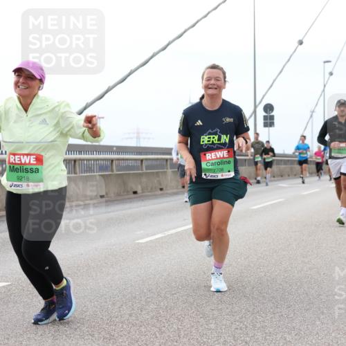 03.10.2025 - Köhlbrandbrückenlauf Lena Gebhardt http://msf.ph/oto/9201599 03.10.2025 15:45:56 Position 2 9218, 7708 meine-sportfotos.de