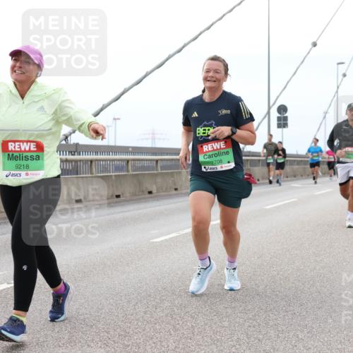 03.10.2025 - Köhlbrandbrückenlauf Lena Gebhardt http://msf.ph/oto/9201601 03.10.2025 15:45:56 Position 2 9218, 7708 meine-sportfotos.de