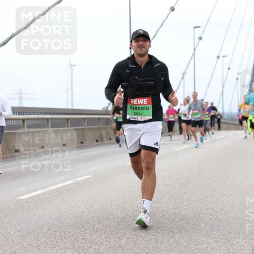 03.10.2025 - Köhlbrandbrückenlauf Lena Gebhardt http://msf.ph/oto/9201606 03.10.2025 15:45:58 Position 2 9634 meine-sportfotos.de