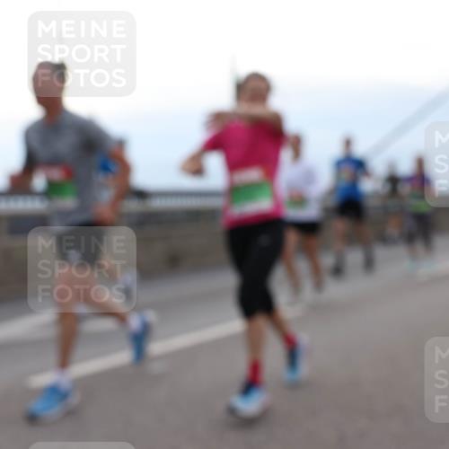 03.10.2025 - Köhlbrandbrückenlauf Lena Gebhardt http://msf.ph/oto/9201629 03.10.2025 15:46:05 Position 2  meine-sportfotos.de