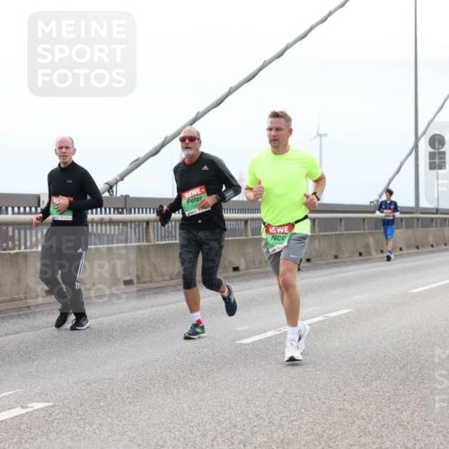 03.10.2025 - Köhlbrandbrückenlauf Lena Gebhardt http://msf.ph/oto/9201643 03.10.2025 15:46:08 Position 2 1 meine-sportfotos.de