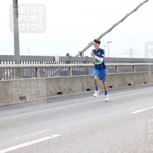 03.10.2025 - Köhlbrandbrückenlauf Lena Gebhardt http://msf.ph/oto/9201651 03.10.2025 15:46:14 Position 2  meine-sportfotos.de