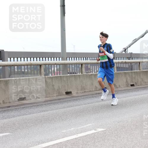 03.10.2025 - Köhlbrandbrückenlauf Lena Gebhardt http://msf.ph/oto/9201652 03.10.2025 15:46:15 Position 2 91, 8153 meine-sportfotos.de
