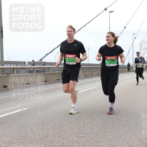 03.10.2025 - Köhlbrandbrückenlauf Lena Gebhardt http://msf.ph/oto/9201664 03.10.2025 15:46:18 Position 2 9748, 8814 meine-sportfotos.de